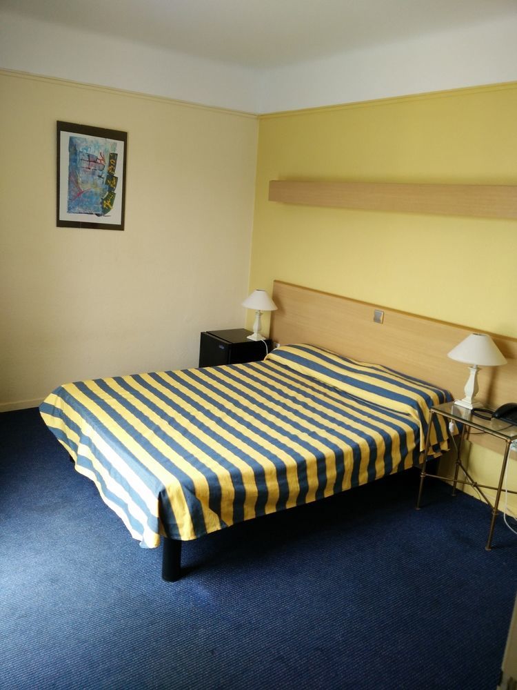 Hotel Courbet Juan-les-Pins Kültér fotó