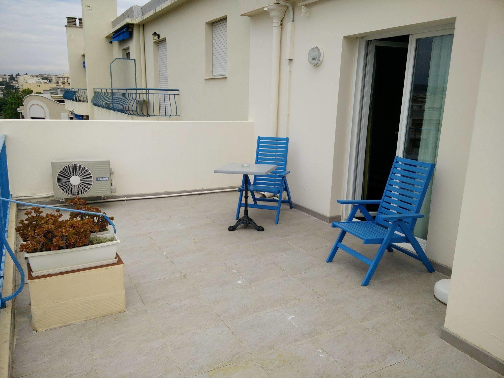 Hotel Courbet Juan-les-Pins Kültér fotó